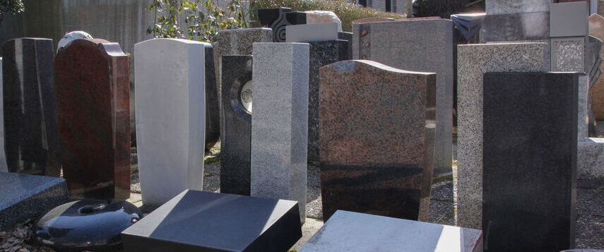 Auswahl verschiedener Grabsteine